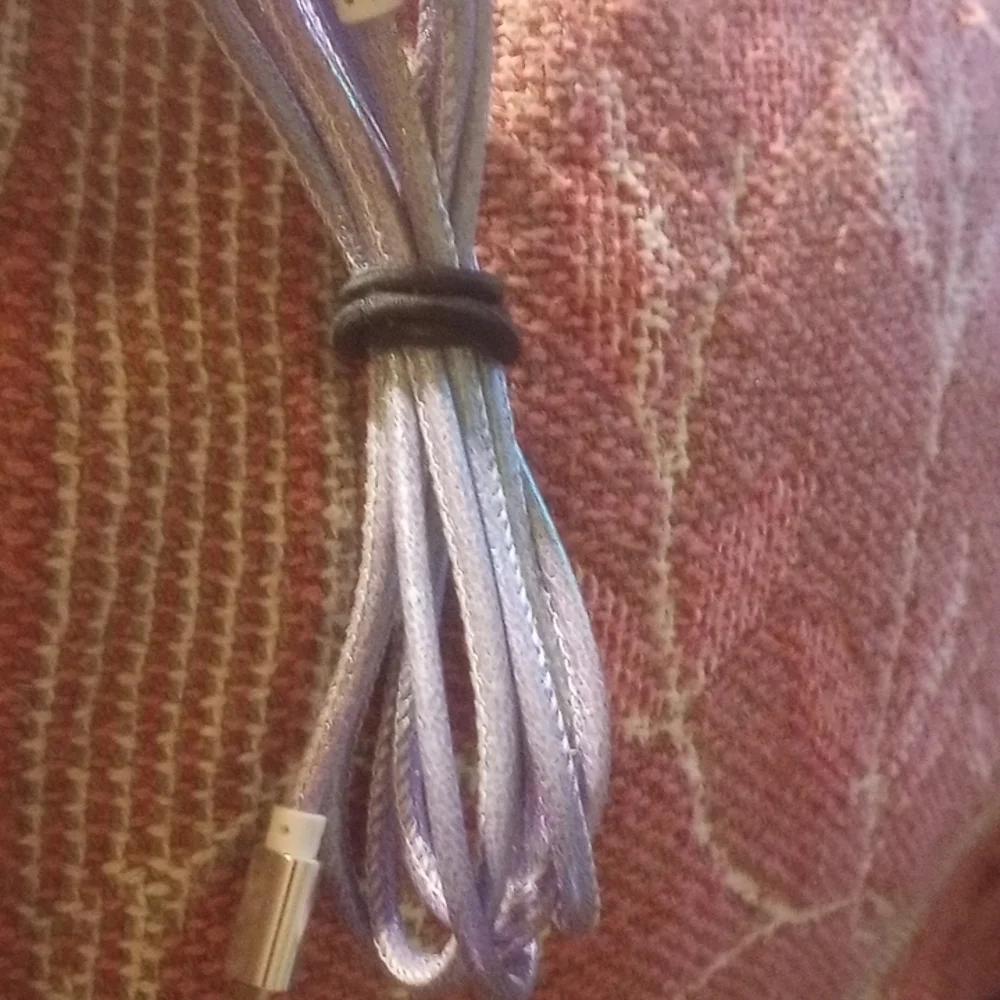 10 ft. IPhone cord. Bought by mistake.